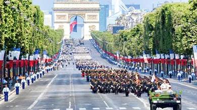 فرنسا تحتفل بيوم الباستيل وسط ظروف الحرب القائمة في أوروبا 